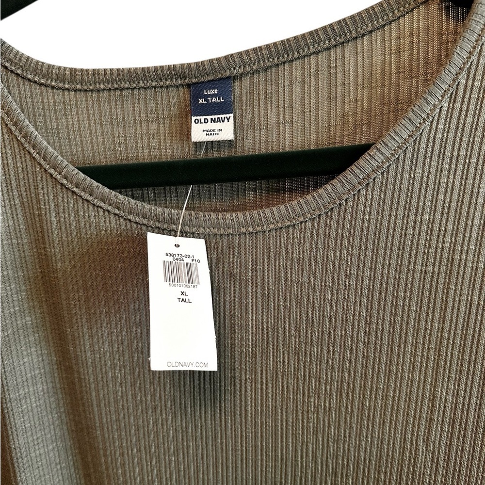 NWT Light Green Loose Fitting Tee - Picture 8 of 10